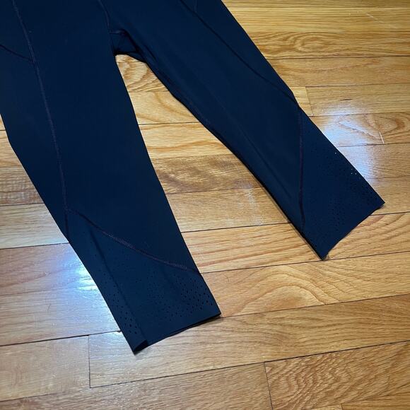 Lululemon Anew Crop (21") Black Size 8 - Picture 8 of 9